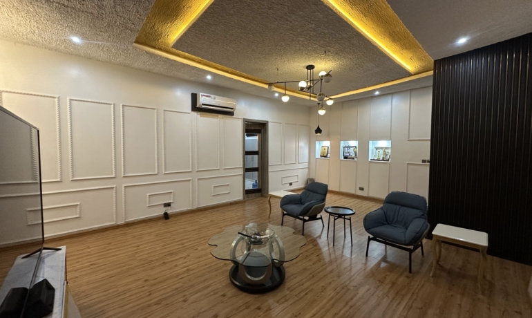 2 Bedroom Apartment – Abayomi Durosimi Etti street