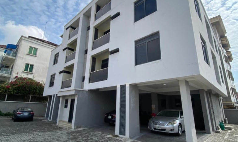 Court 1822 – Oniru