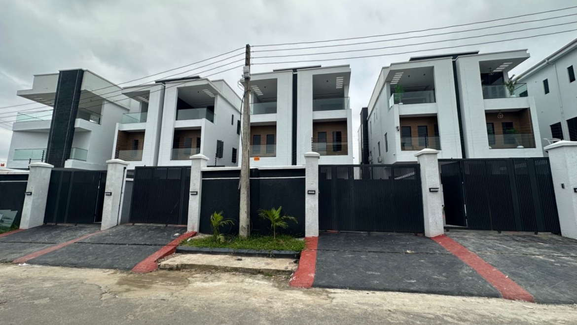 4 Bedroom Semi-Detached House with BQ
