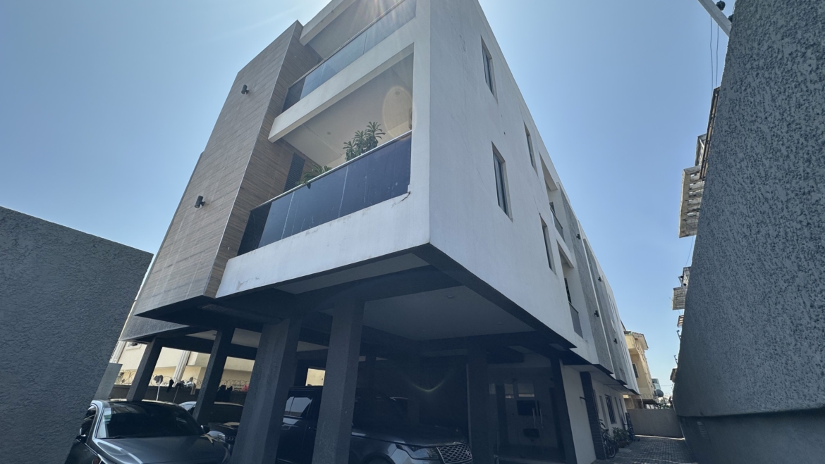 2 Bedroom Apartment – Abayomi Durosimi Etti street