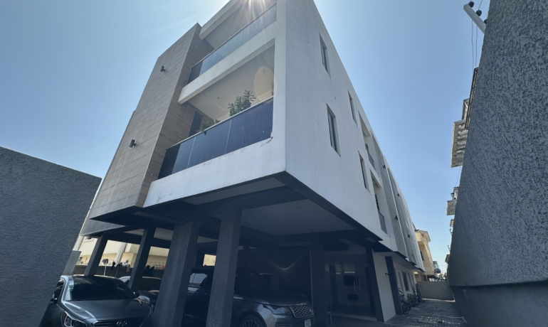 2 Bedroom Apartment – Abayomi Durosimi Etti street