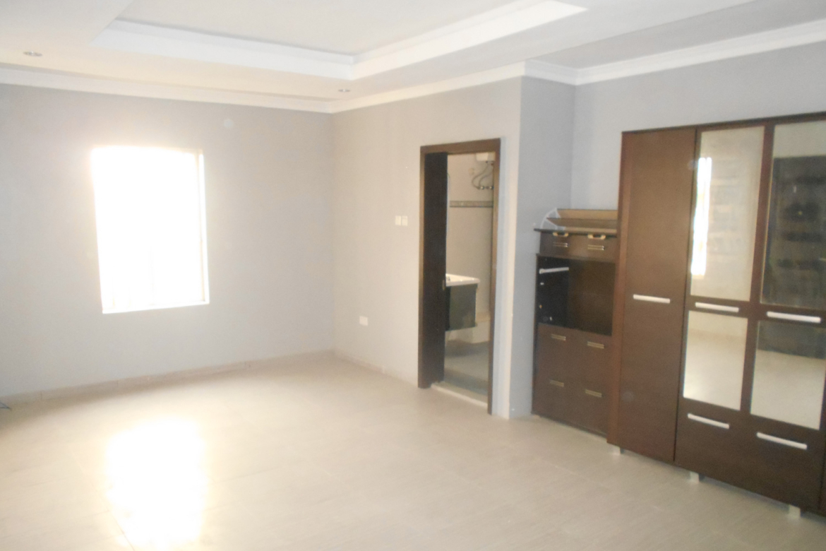 Ilasan-4-Bedroom-4.jpg