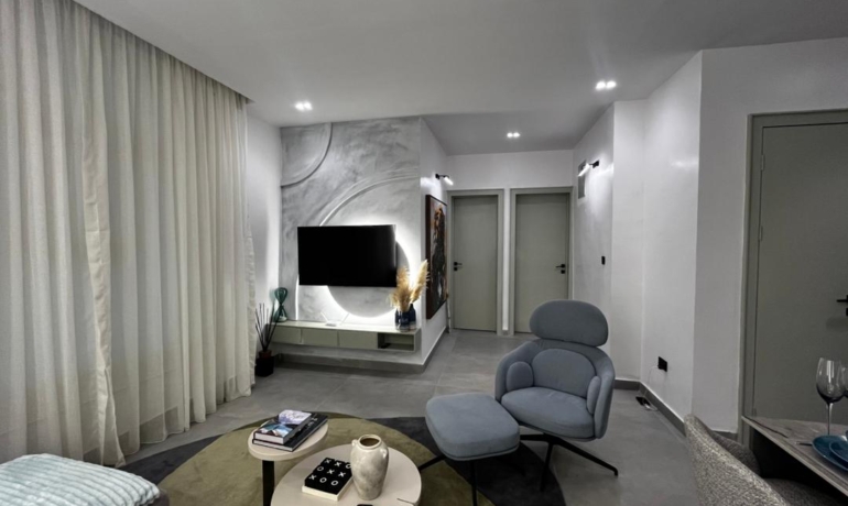 Fully Furnished 2 Bedroom Apartment – Martin’s Court