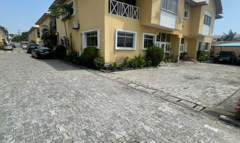 Fully serviced 4 Bedroom Semi Detached Duplex with BQ