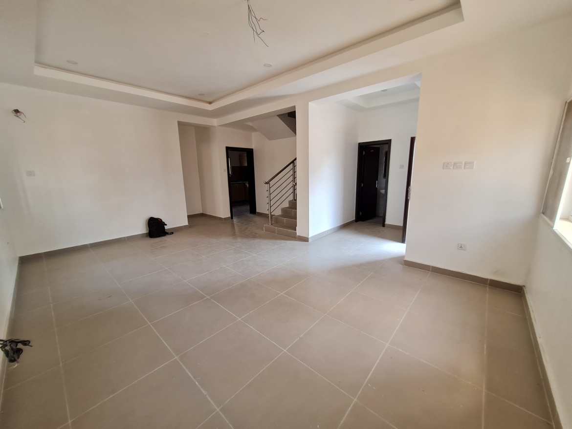 Urban-Shelter-4bed-LR-1.jpg