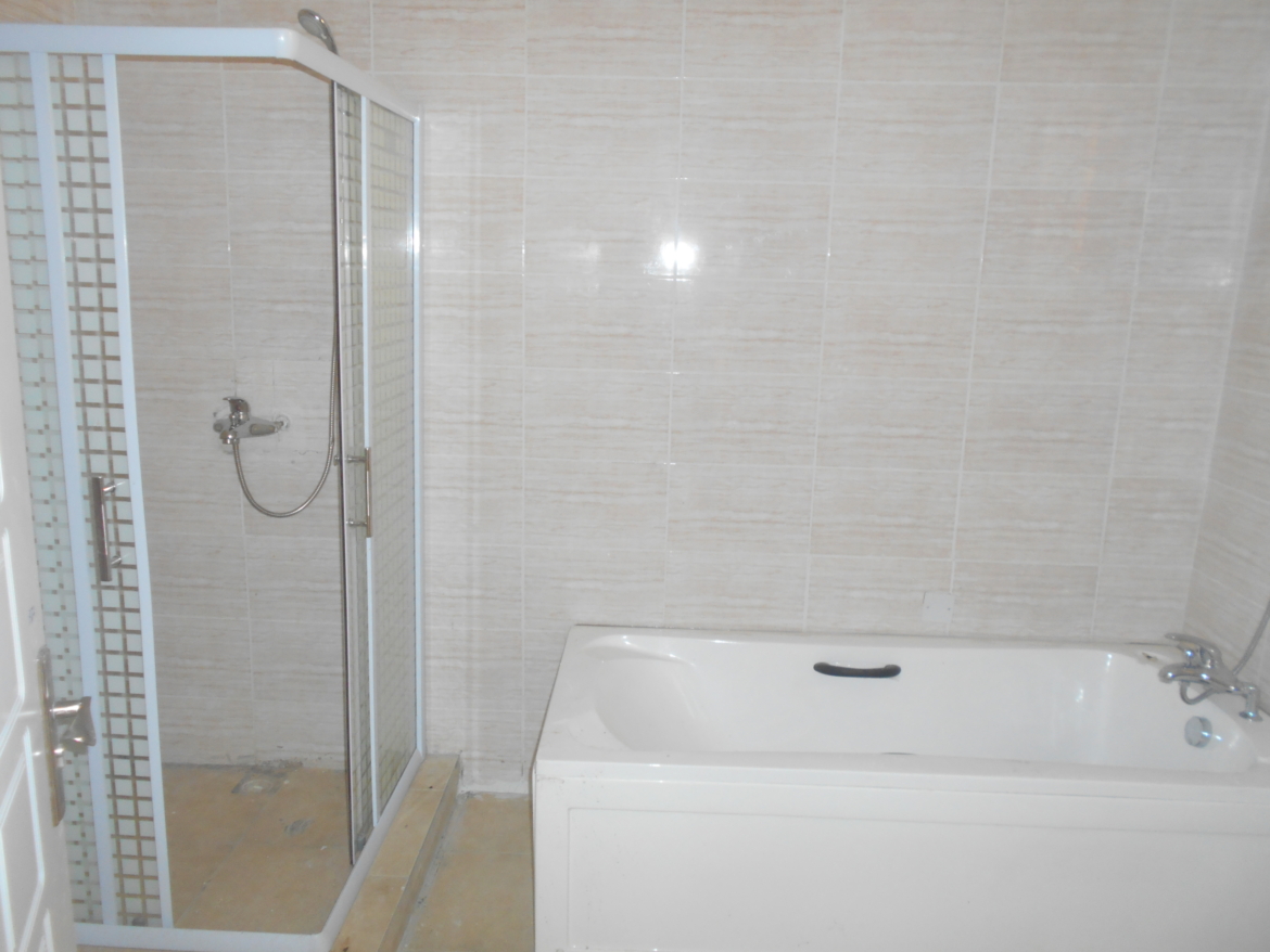VICTORIA-CREST-BATHROOM-scaled.jpg